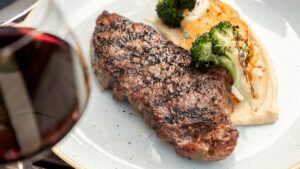 Steakhouse meal used to compare lunch and dinner prices and portions